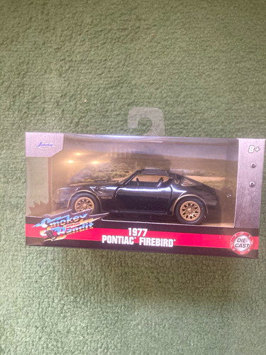 Jada hollywood rides smokey - jada,